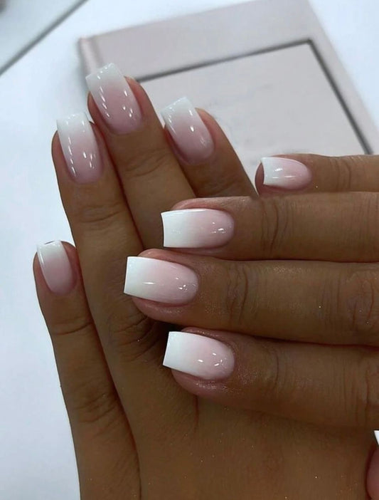 PRESS-ON NAILS – EFFET BABY BOOMER / OMBRÉ ROSE