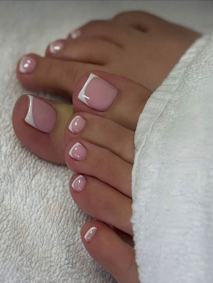 PRESS-ON TOE NAILS – FRENCH PÉDICURE