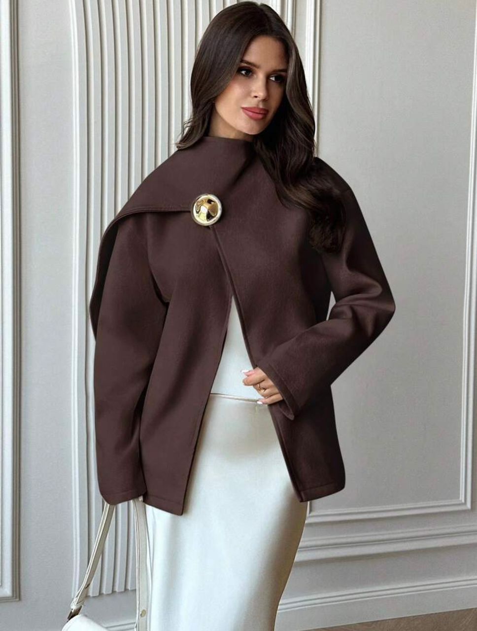 Manteau Élégant Asymétrique – Fermoir Bouton Doré